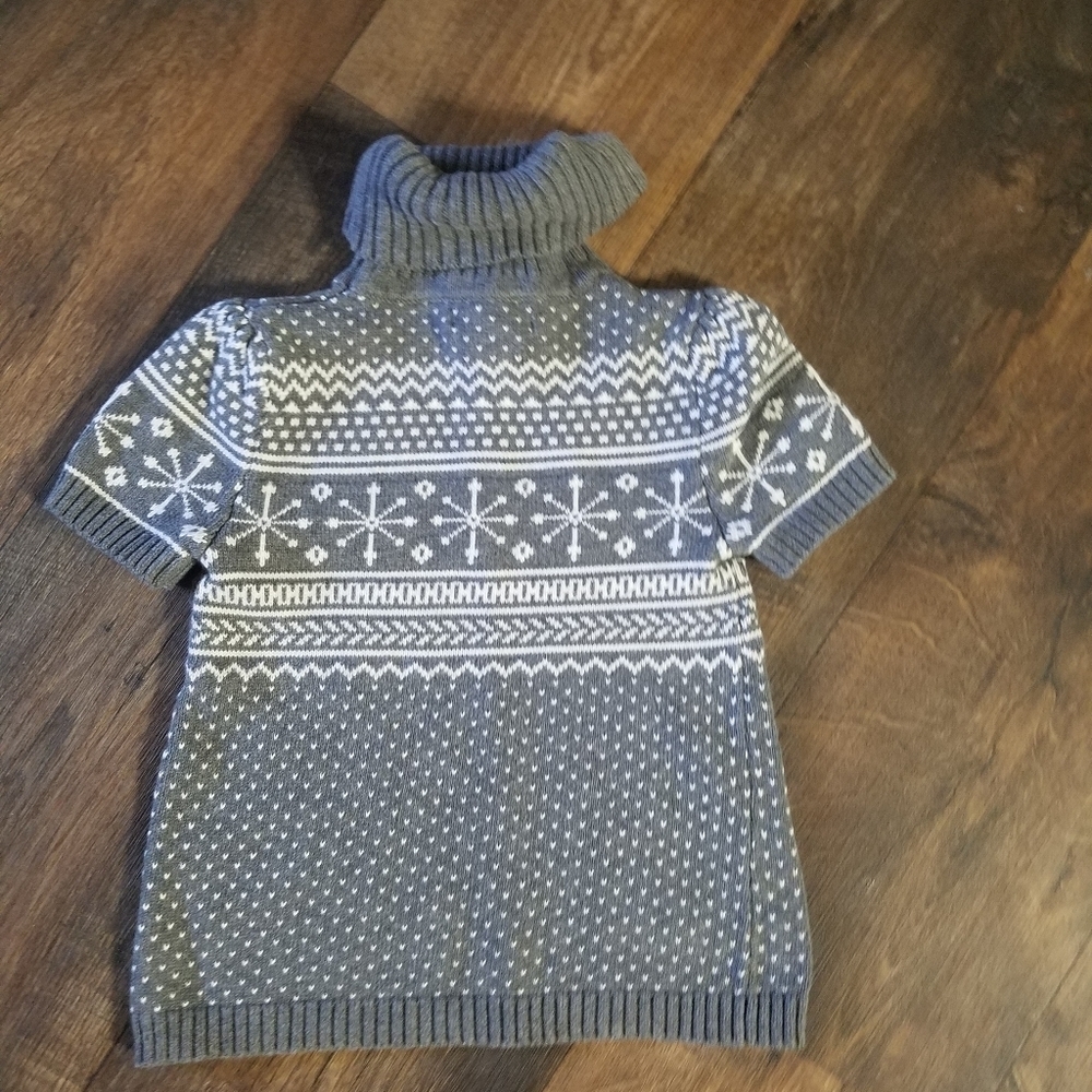 Willow blossom short sleeve turtleneck sweater